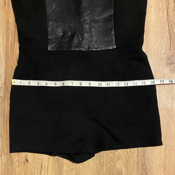 Sleeveless sexy Romper with leather-look quilted front on jewel shaped bodice❤️ - Picture 9 of 11